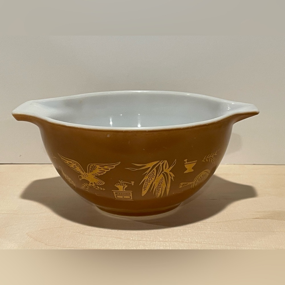 Pyrex Vintage Early American Brown and Gold Mixing Bowl